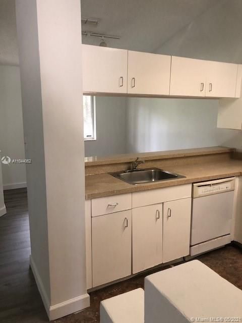 Recientemente alquilado: $1,599 (2 camas, 2 baños, 1120 Pies cuadrados)