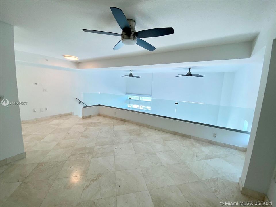 Recently Sold: $550,000 (2 beds, 2 baths, 1138 Square Feet)