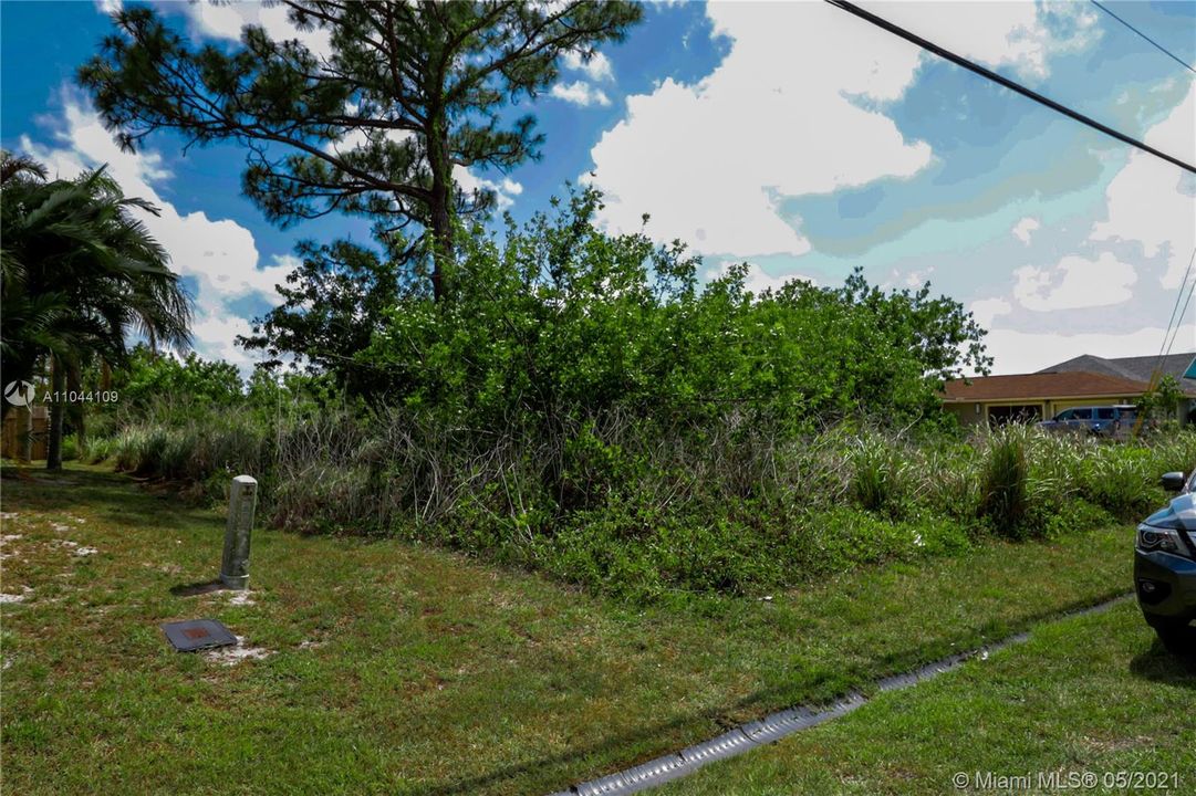 Vendido Recientemente: $165,000 (0.23 acres)