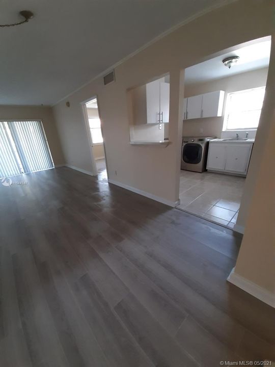 Recently Rented: $1,425 (2 beds, 1 baths, 1010 Square Feet)