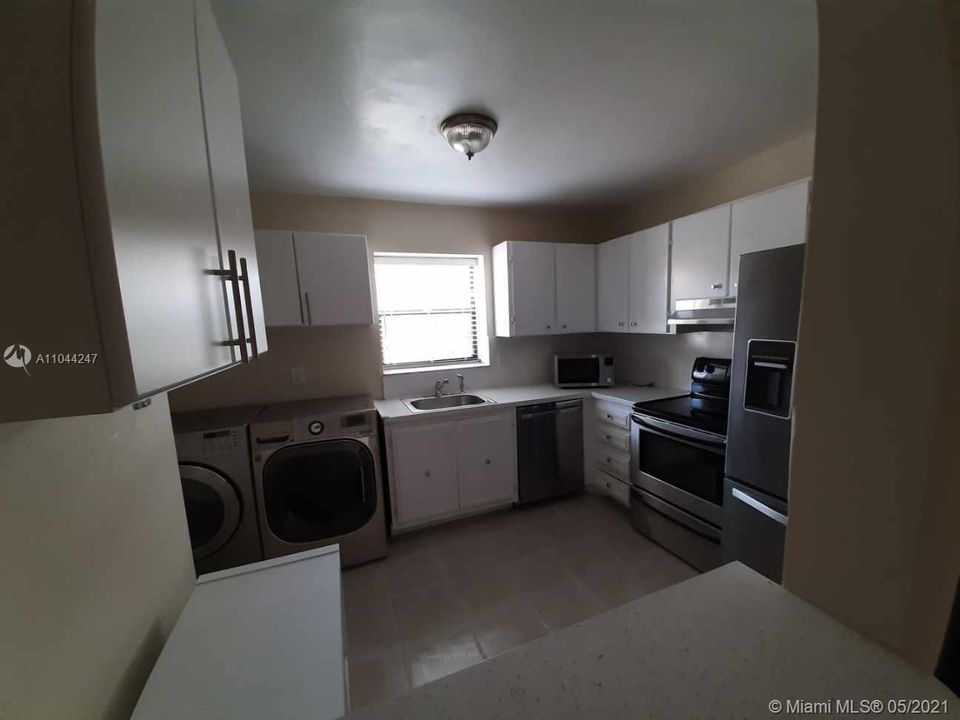 Recently Rented: $1,425 (2 beds, 1 baths, 1010 Square Feet)