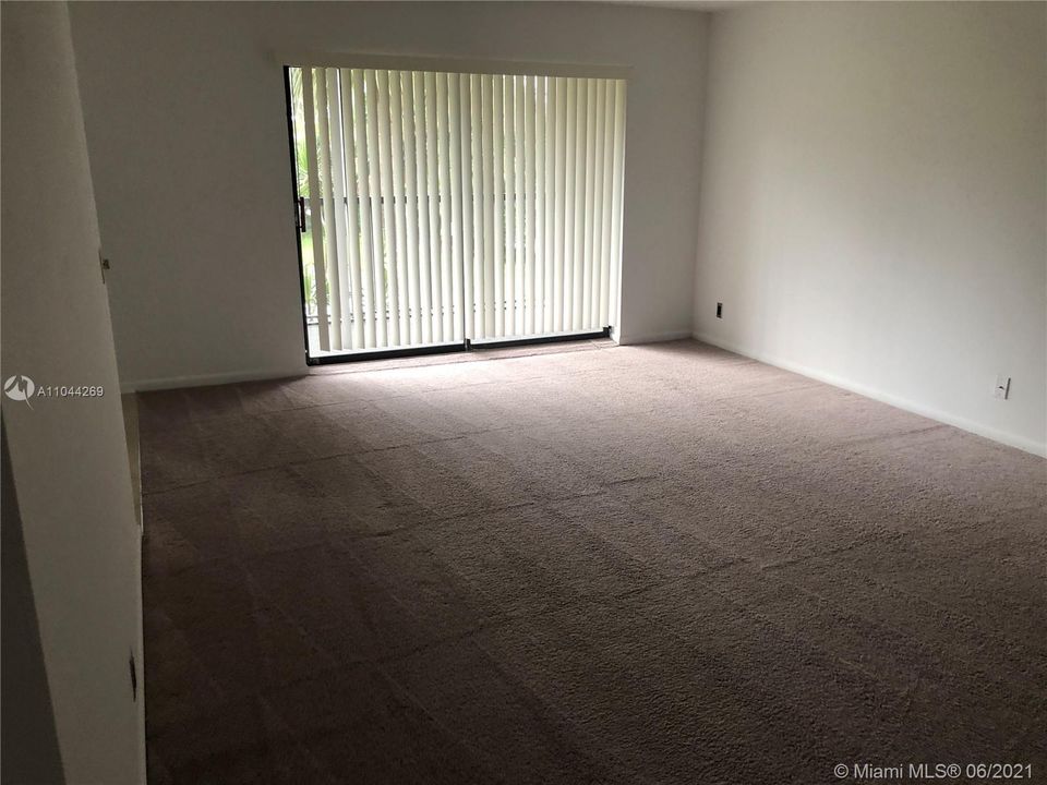 Recently Rented: $1,550 (1 beds, 1 baths, 864 Square Feet)