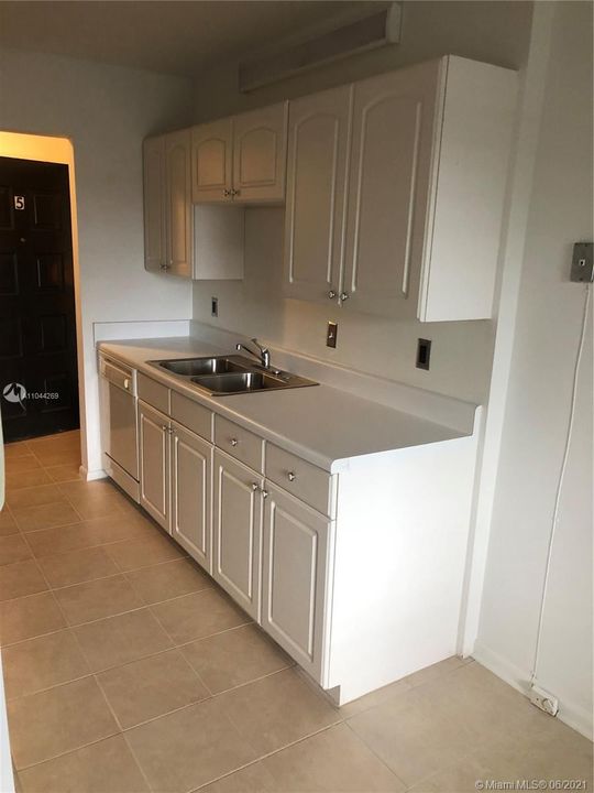 Recently Rented: $1,550 (1 beds, 1 baths, 864 Square Feet)