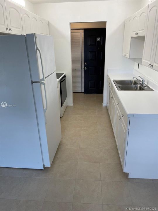 Recently Rented: $1,550 (1 beds, 1 baths, 864 Square Feet)