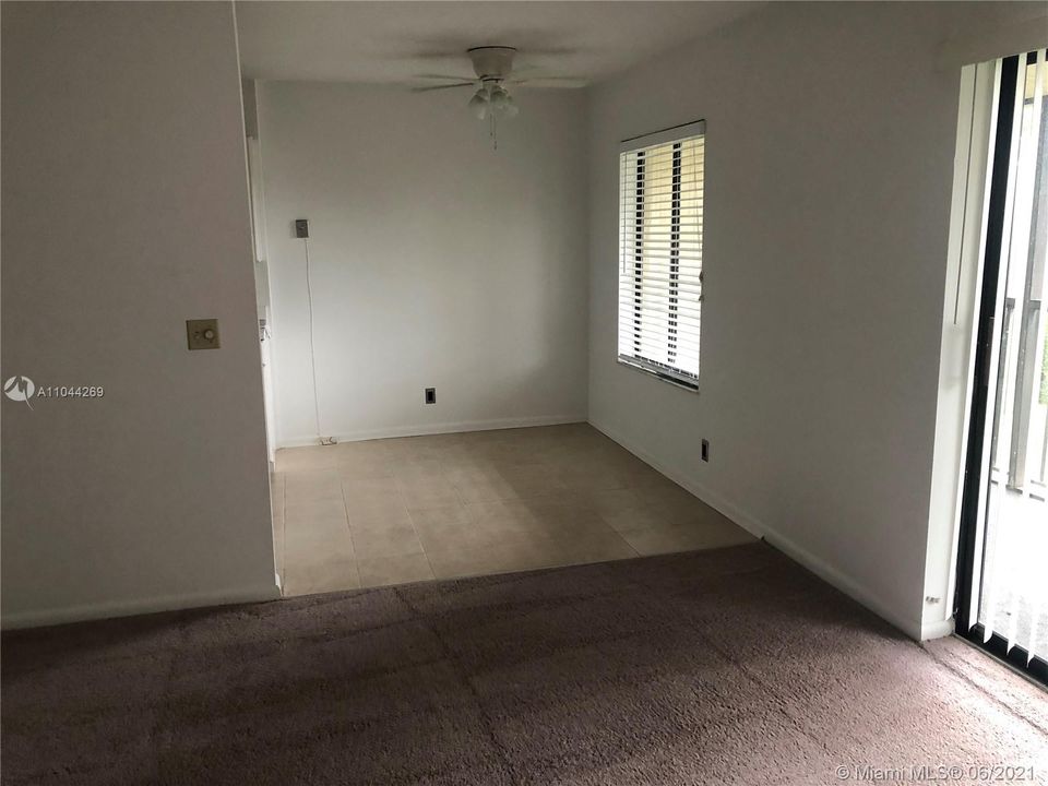 Recently Rented: $1,550 (1 beds, 1 baths, 864 Square Feet)