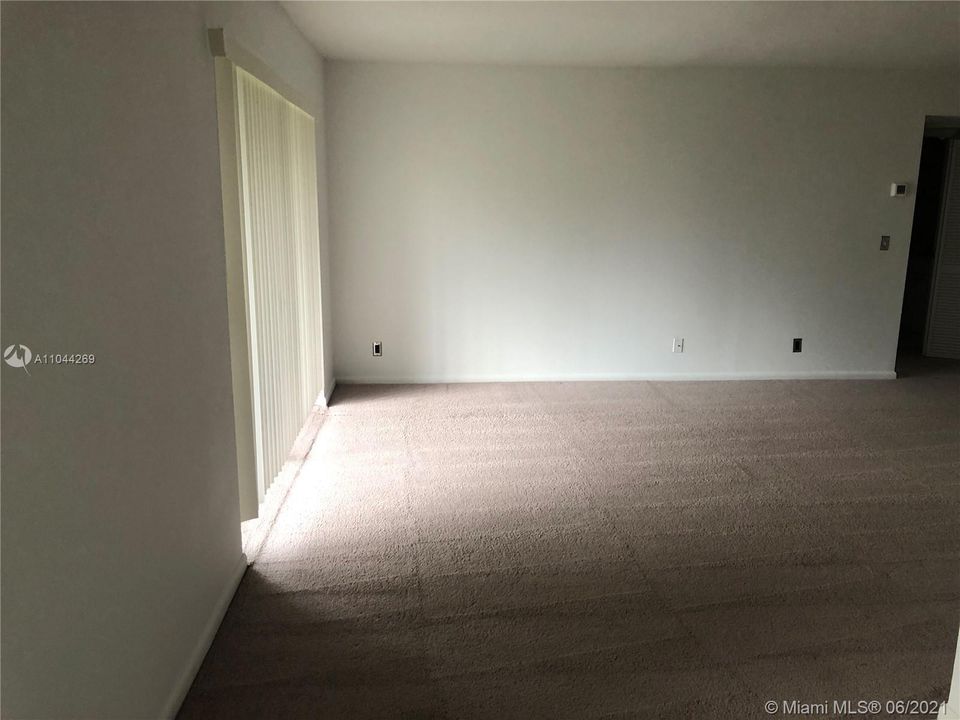 Recently Rented: $1,550 (1 beds, 1 baths, 864 Square Feet)