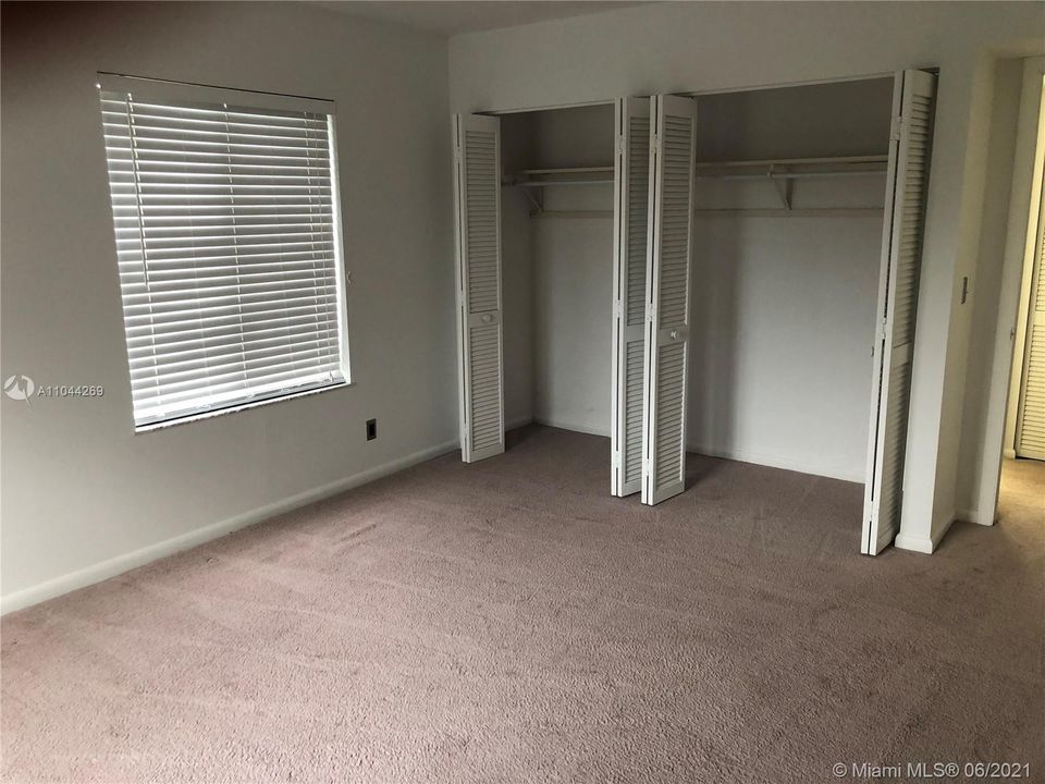 Recently Rented: $1,550 (1 beds, 1 baths, 864 Square Feet)