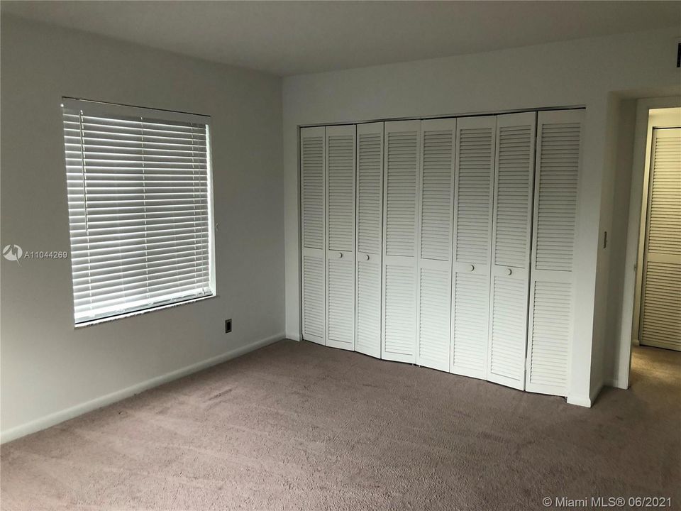 Recently Rented: $1,550 (1 beds, 1 baths, 864 Square Feet)