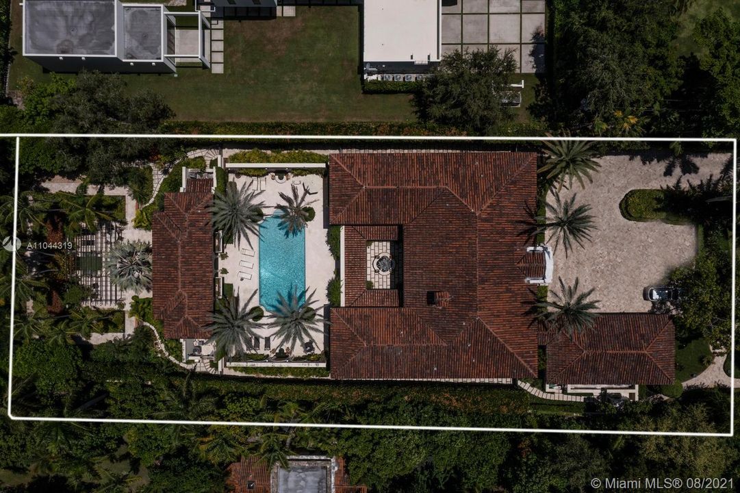 Recently Sold: $10,500,000 (7 beds, 8 baths, 8597 Square Feet)