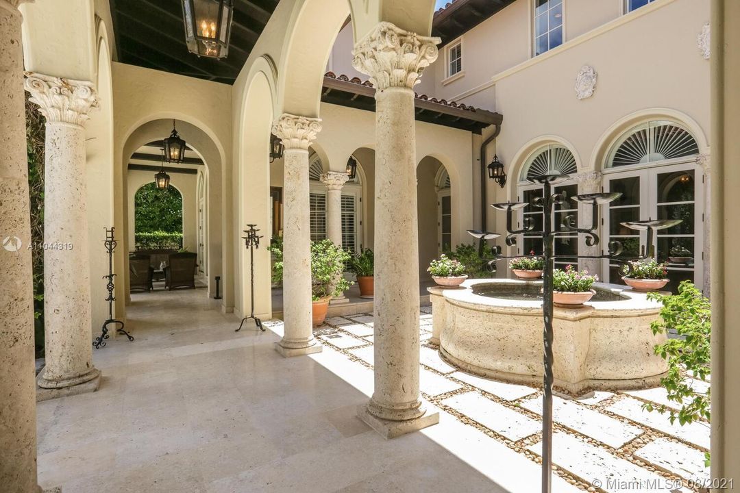 Recently Sold: $10,500,000 (7 beds, 8 baths, 8597 Square Feet)