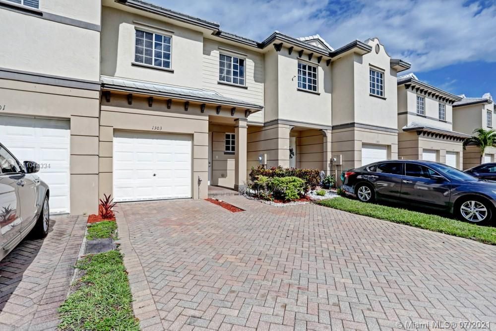 Recently Sold: $206,300 (3 beds, 2 baths, 1272 Square Feet)