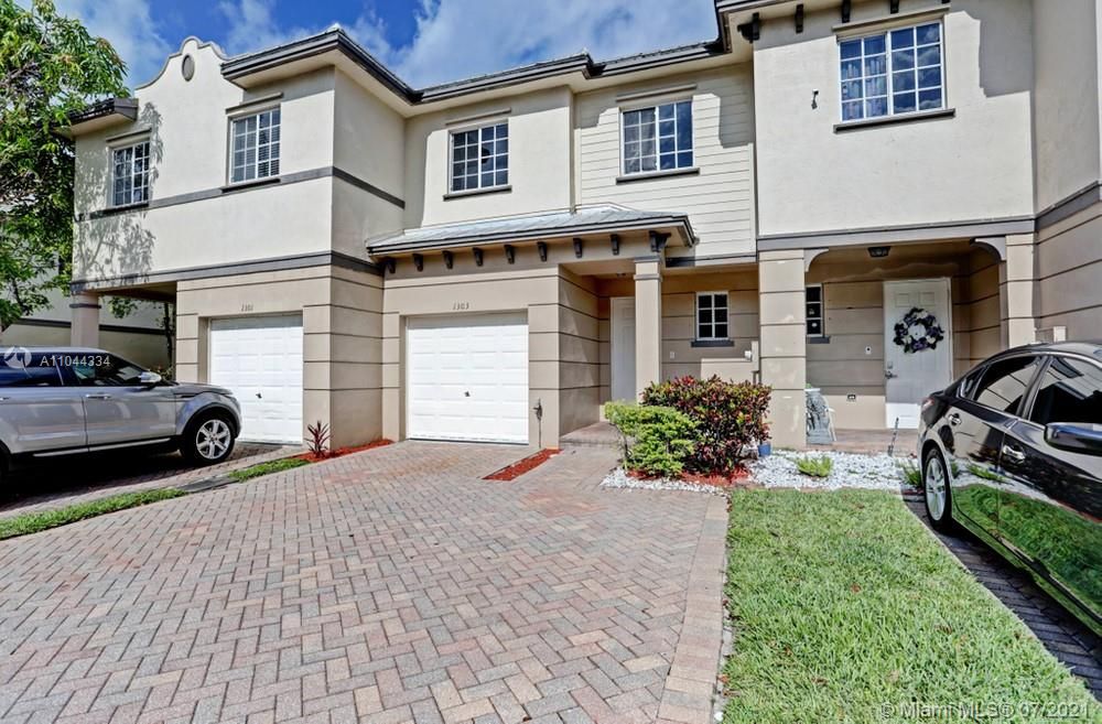 Recently Sold: $206,300 (3 beds, 2 baths, 1272 Square Feet)