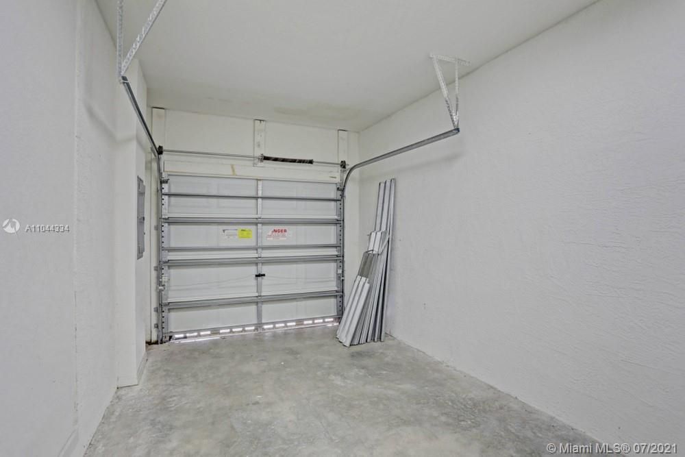 Recently Sold: $206,300 (3 beds, 2 baths, 1272 Square Feet)