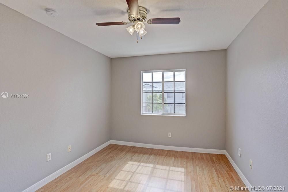 Recently Sold: $206,300 (3 beds, 2 baths, 1272 Square Feet)