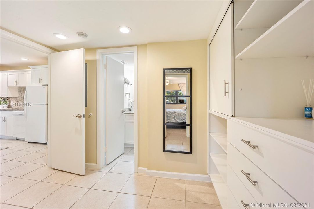 Recently Sold: $995,000 (1 beds, 1 baths, 0 Square Feet)