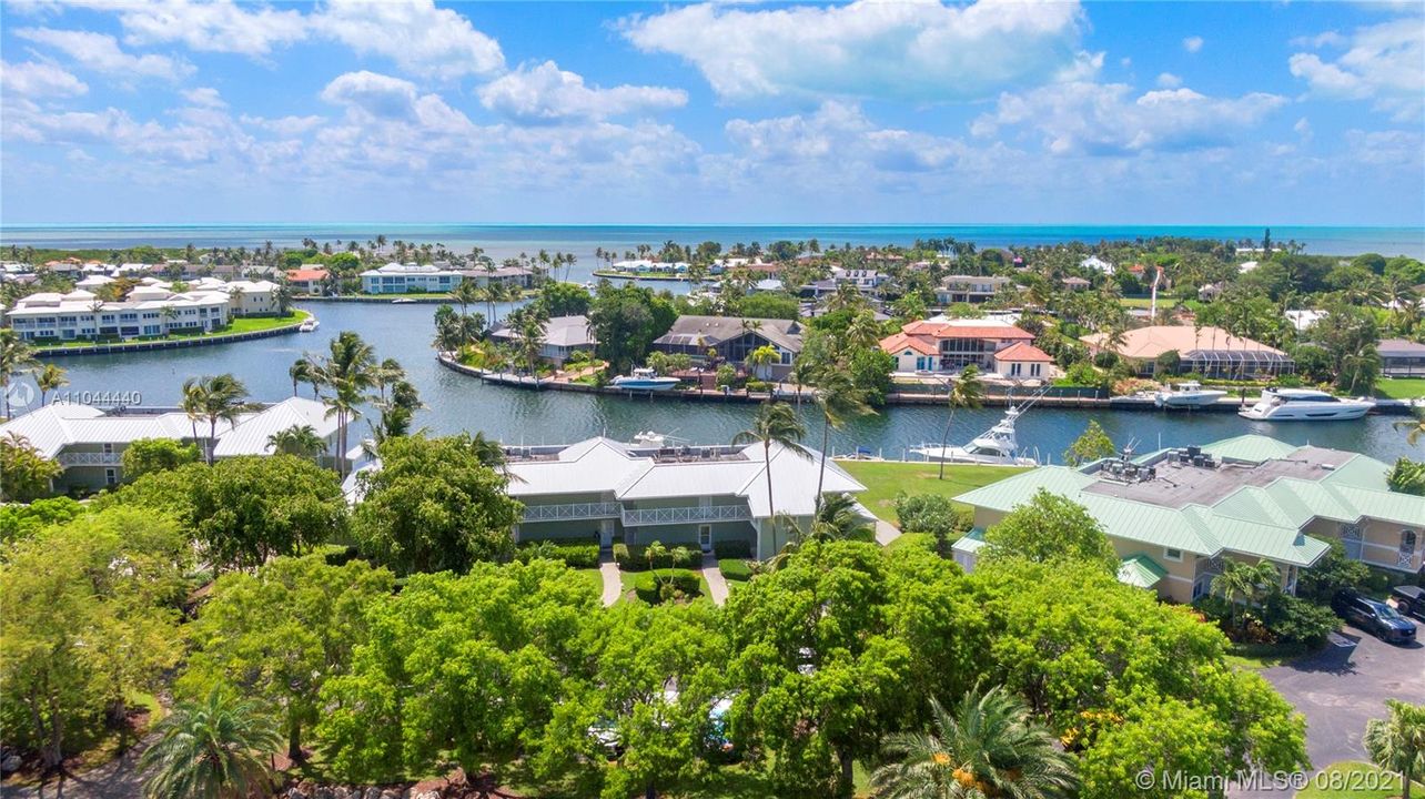 Recently Sold: $995,000 (1 beds, 1 baths, 0 Square Feet)