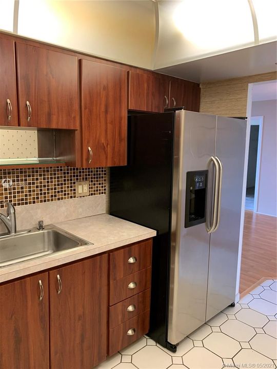 Vendido Recientemente: $139,900 (2 camas, 2 baños, 1100 Pies cuadrados)