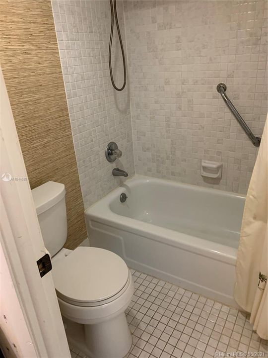 Vendido Recientemente: $139,900 (2 camas, 2 baños, 1100 Pies cuadrados)