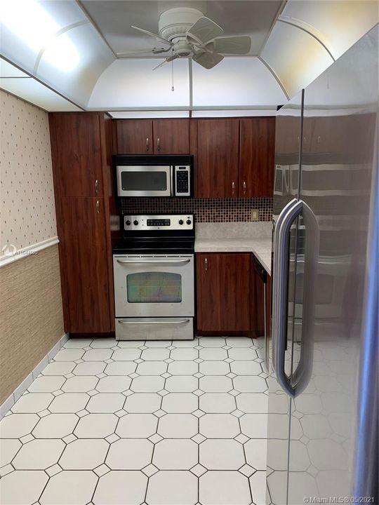 Vendido Recientemente: $139,900 (2 camas, 2 baños, 1100 Pies cuadrados)