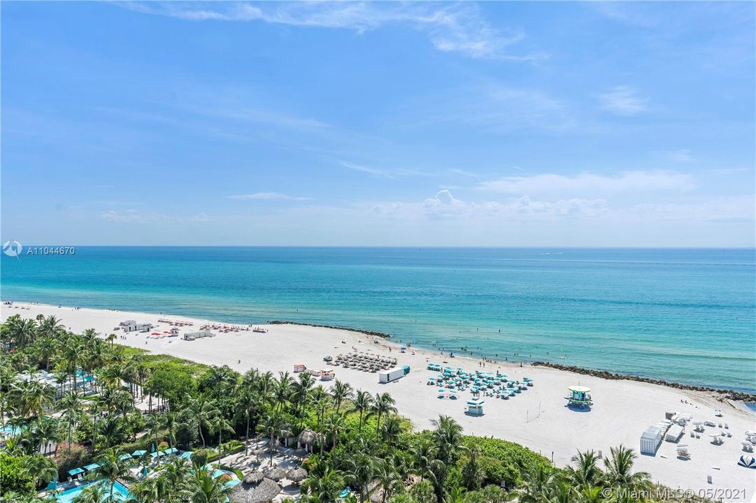 Recently Sold: $3,150,000 (2 beds, 2 baths, 1030 Square Feet)
