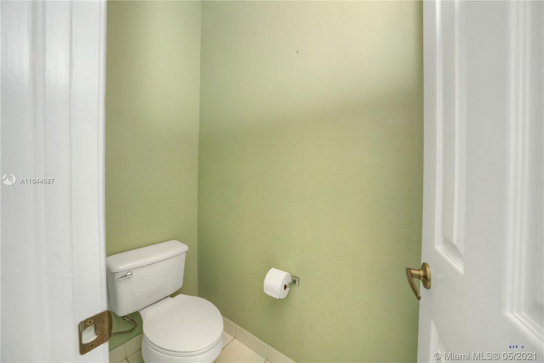 1455 SE Legacy Cove Cir_Bathroom 2_3