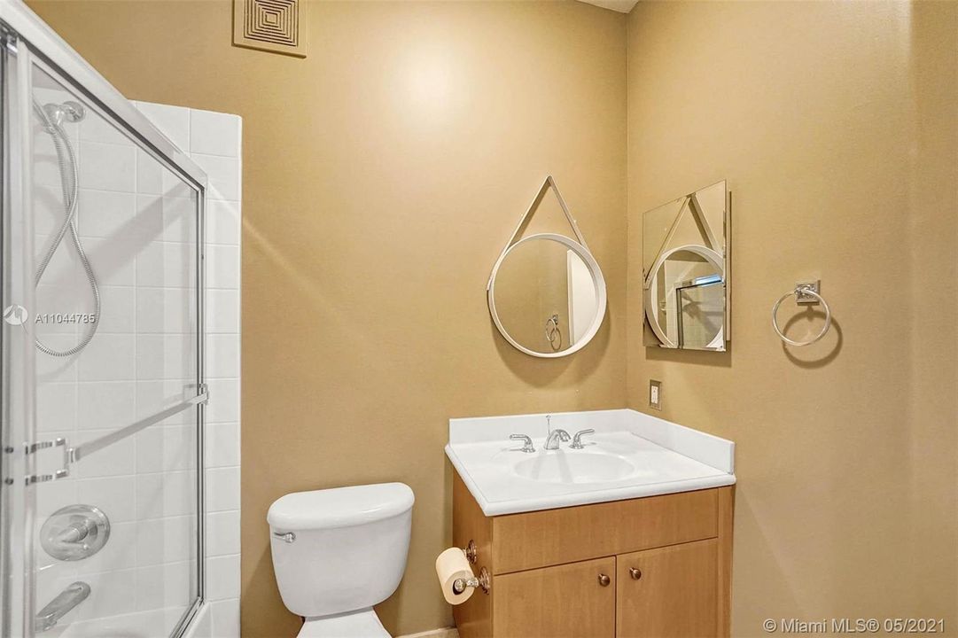 最近租的: $3,500 (3 贝兹, 2 浴室, 1600 平方英尺)