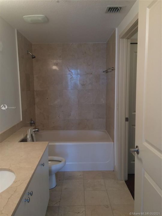 Recently Rented: $2,000 (1 beds, 1 baths, 630 Square Feet)