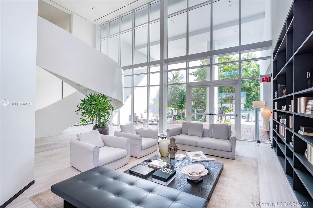 Recently Sold: $2,295,000 (2 beds, 2 baths, 1826 Square Feet)