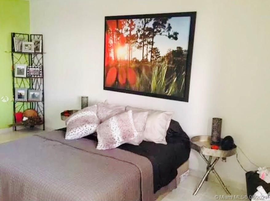 Recently Sold: $169,000 (1 beds, 1 baths, 755 Square Feet)