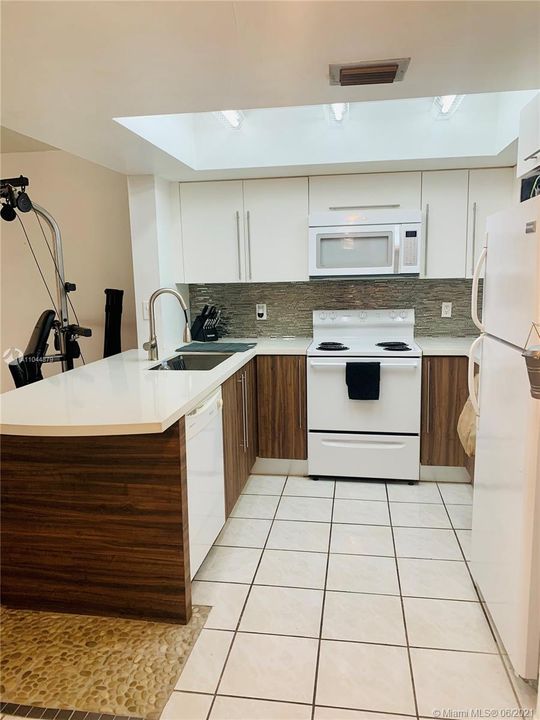 Recently Sold: $169,000 (1 beds, 1 baths, 755 Square Feet)