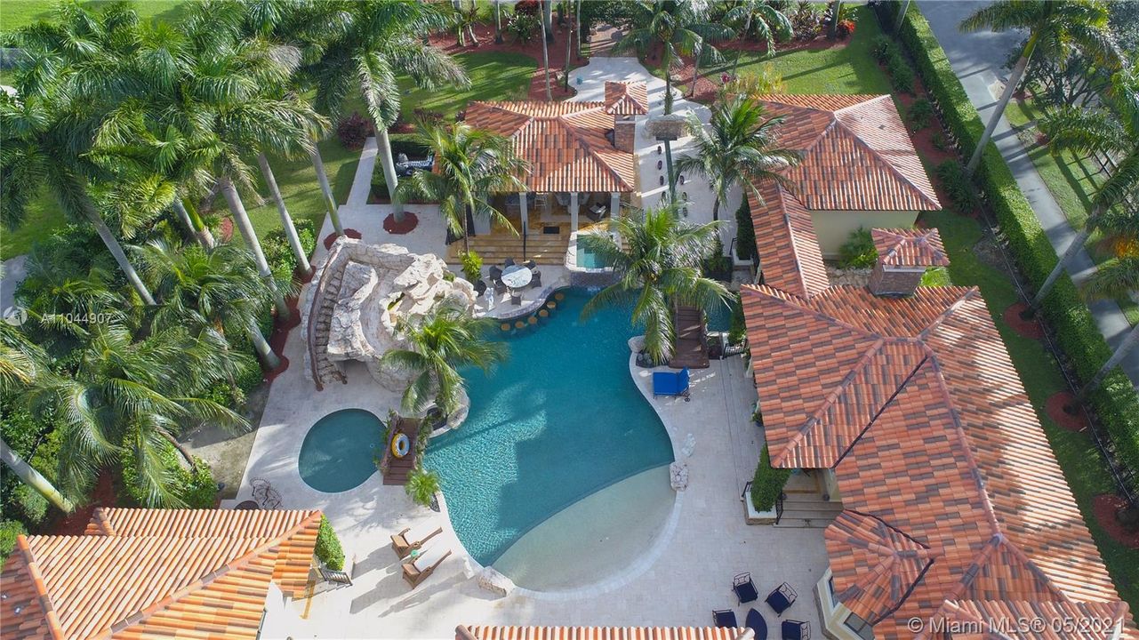 Recently Sold: $7,200,000 (11 beds, 11 baths, 14395 Square Feet)