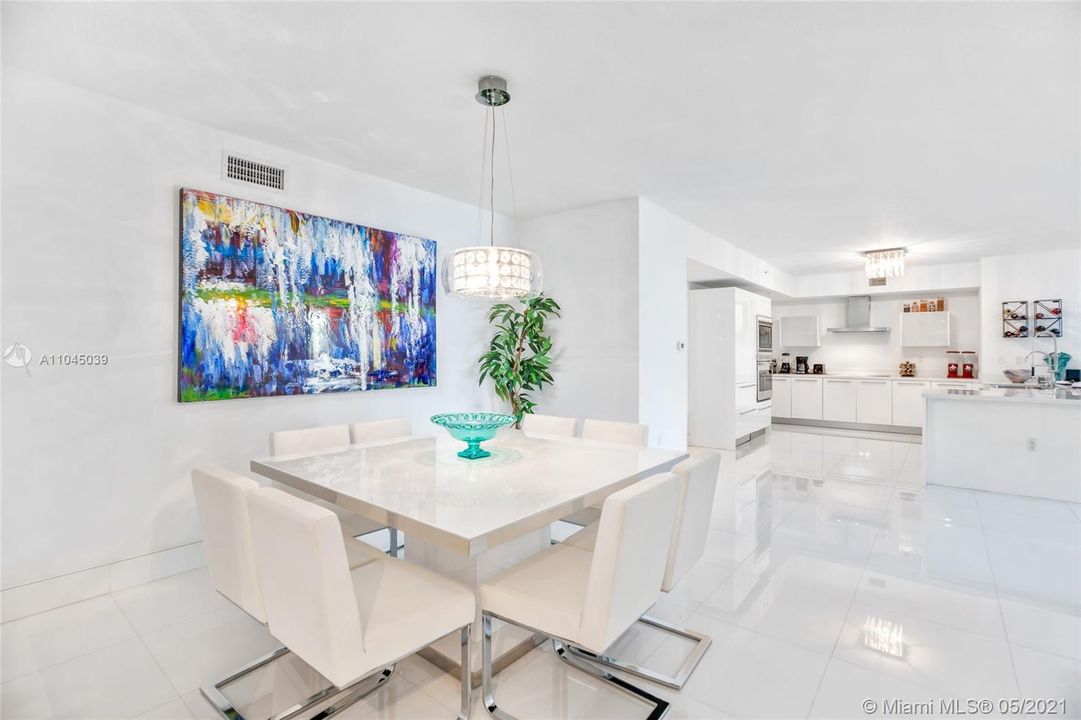 Recently Sold: $999,000 (3 beds, 3 baths, 2789 Square Feet)