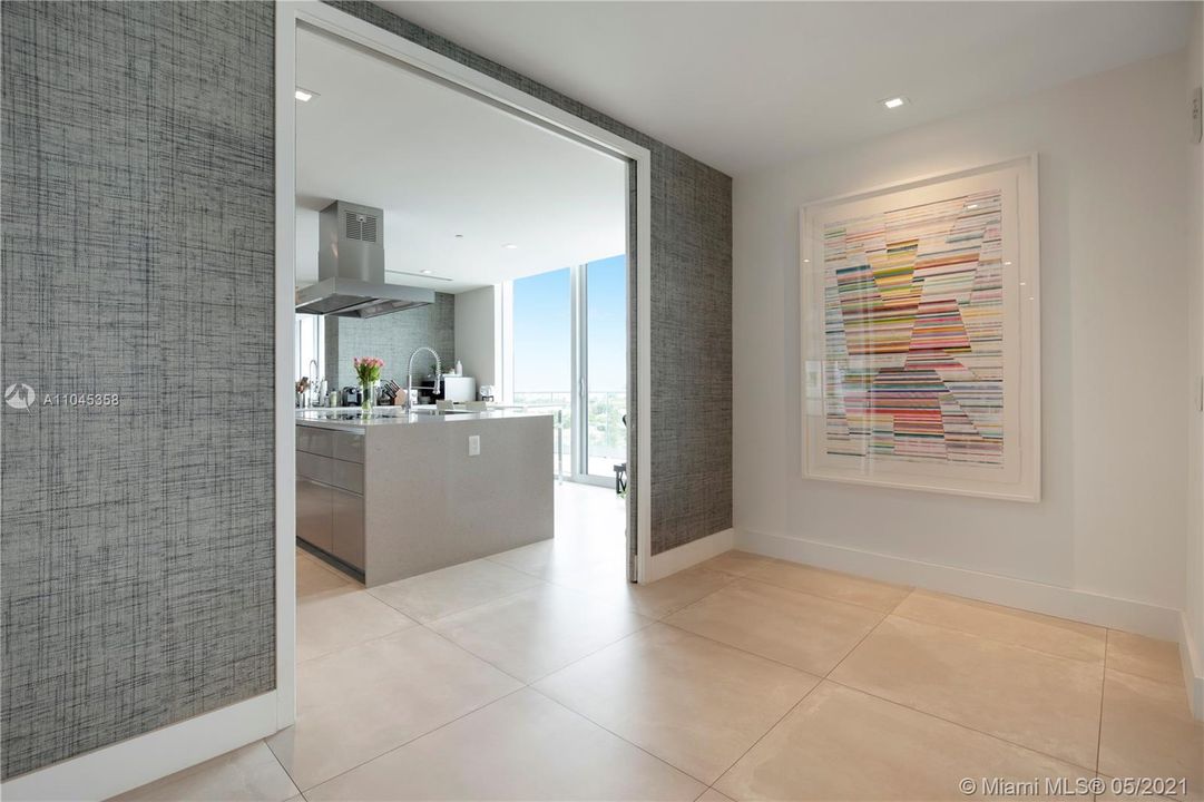 Recently Sold: $9,880,000 (3 beds, 4 baths, 4103 Square Feet)