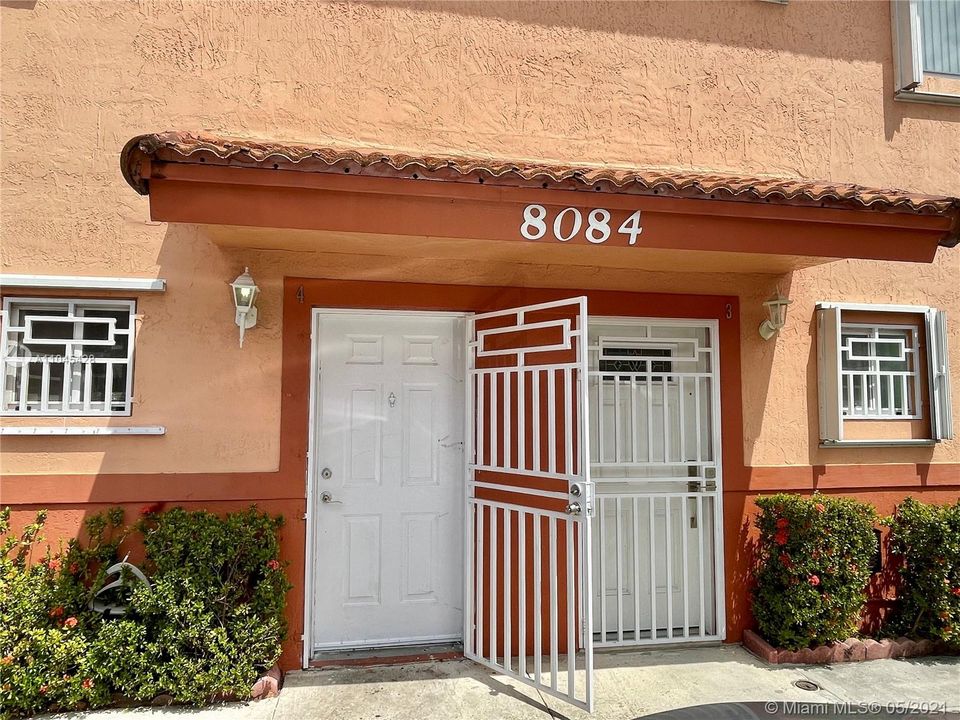 Recently Rented: $1,750 (2 beds, 2 baths, 1020 Square Feet)