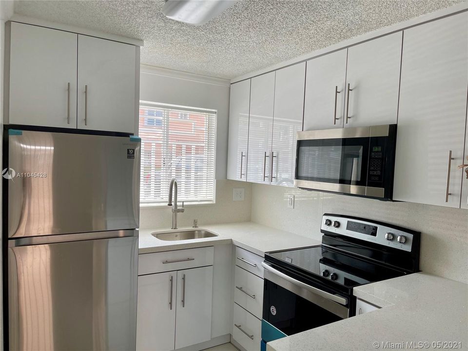 Recently Rented: $1,750 (2 beds, 2 baths, 1020 Square Feet)