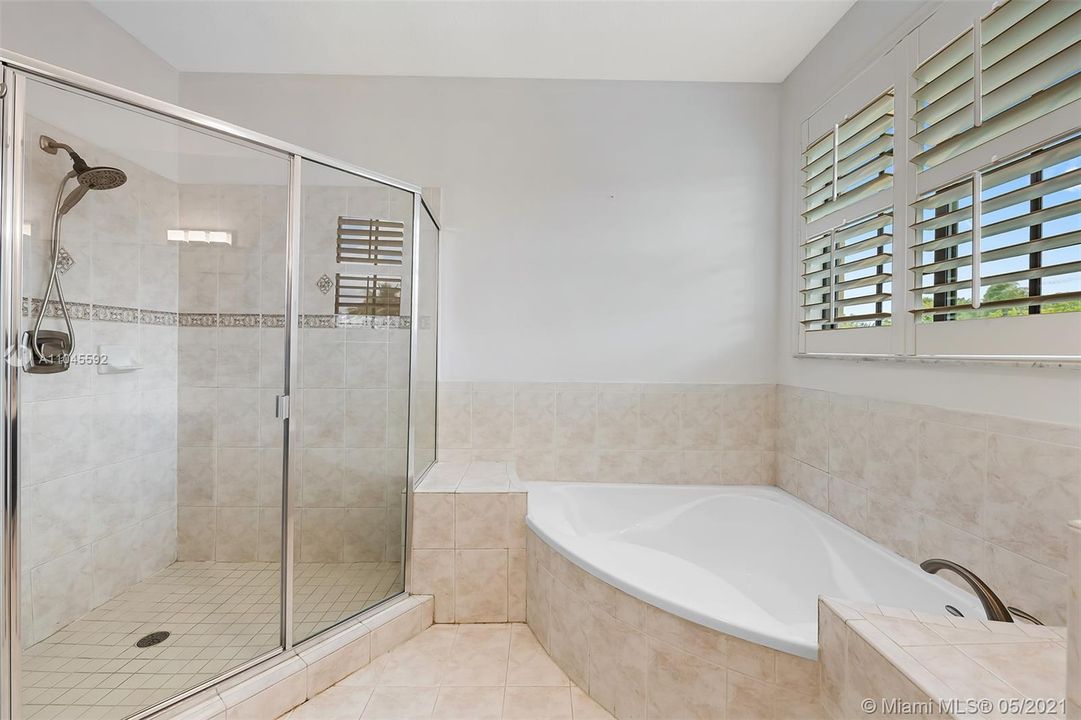 Недавно арендовано: $3,900 (4 спален, 2 ванн, 2428 Квадратных фут)