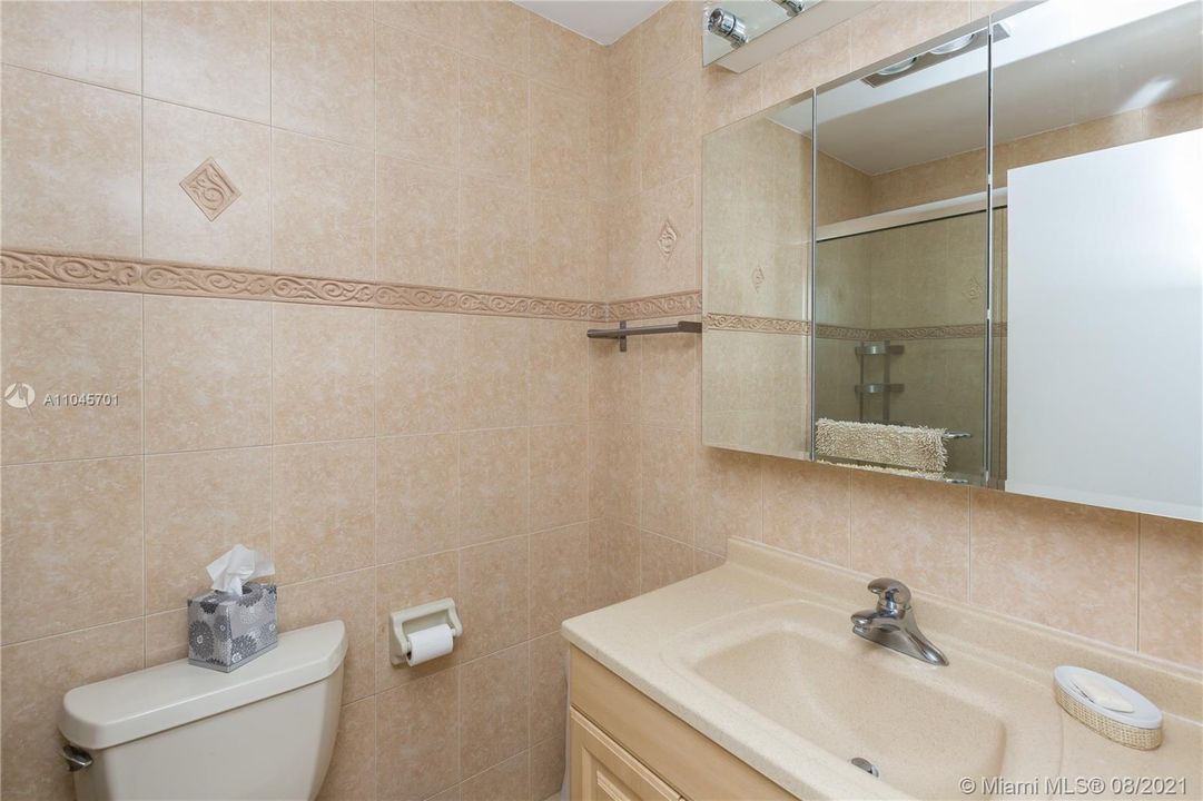 最近售出: $145,000 (2 贝兹, 2 浴室, 0 平方英尺)