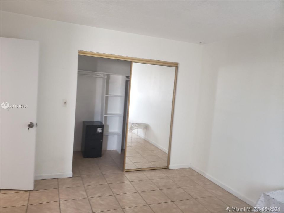 Recently Sold: $165,000 (2 beds, 2 baths, 1070 Square Feet)