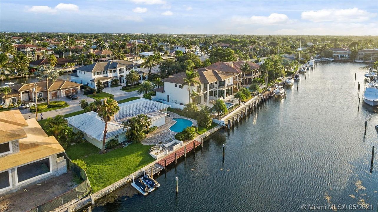 Recently Sold: $1,600,000 (3 beds, 3 baths, 2551 Square Feet)