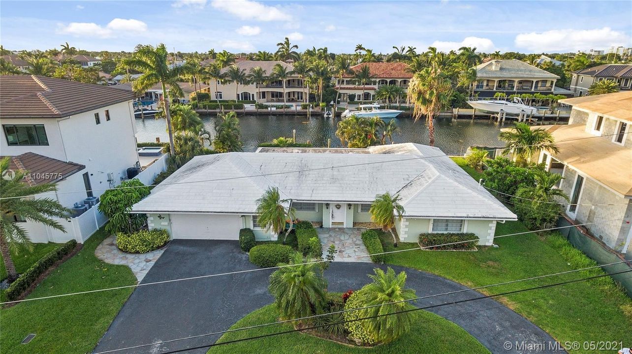 Recently Sold: $1,600,000 (3 beds, 3 baths, 2551 Square Feet)