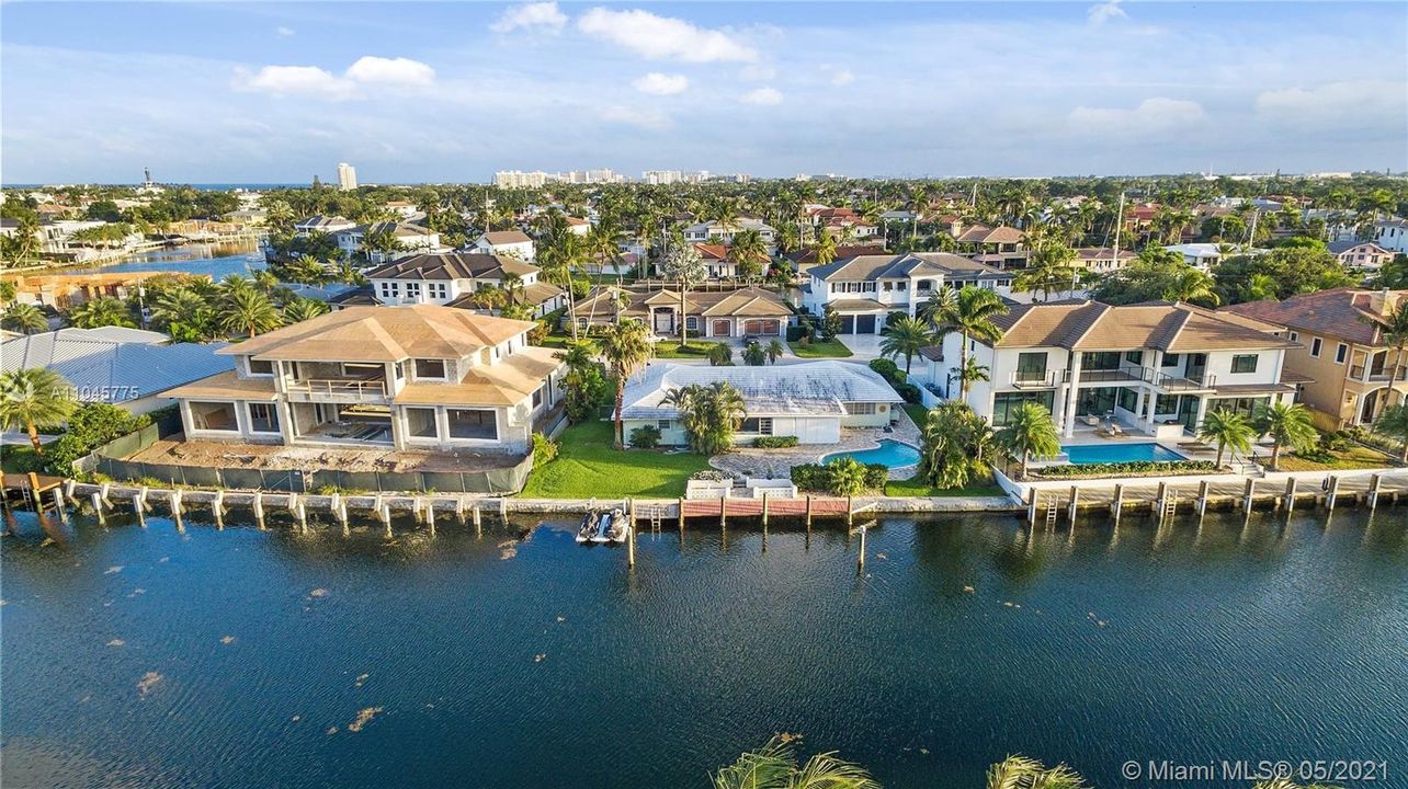 Recently Sold: $1,600,000 (3 beds, 3 baths, 2551 Square Feet)