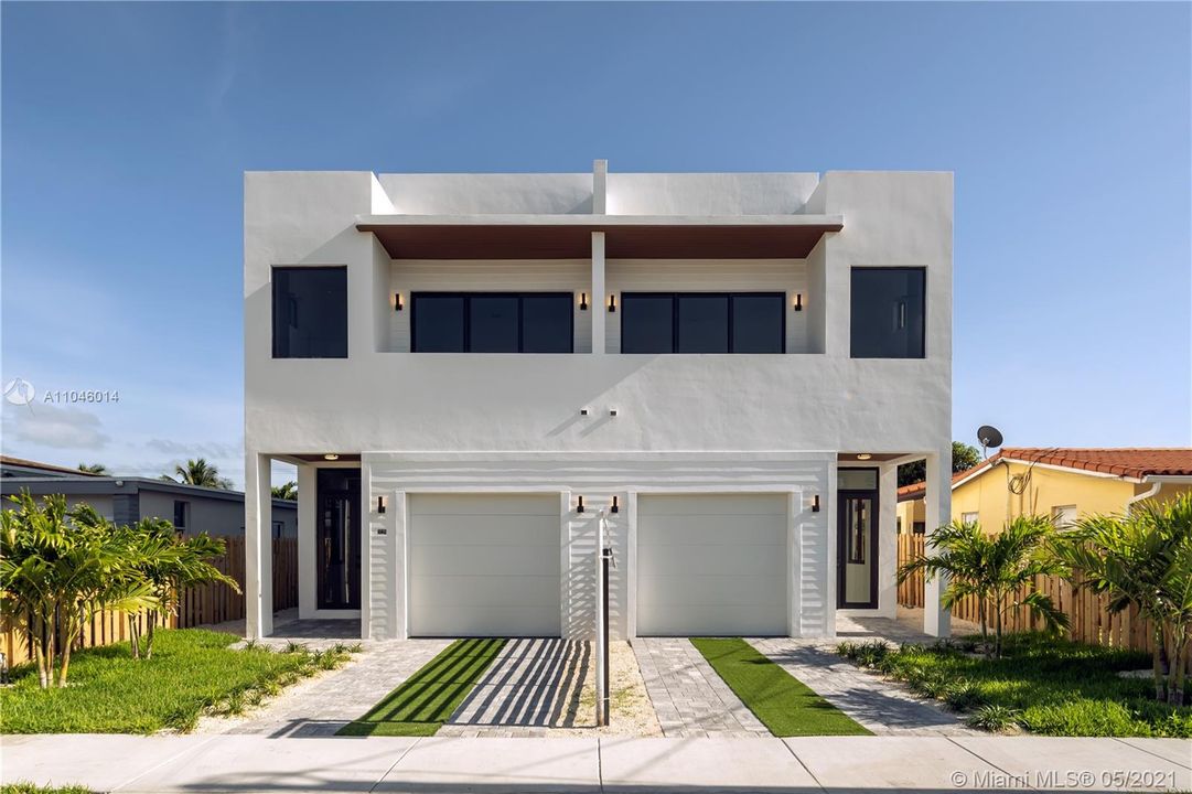 Recently Sold: $955,000 (4 beds, 4 baths, 2682 Square Feet)