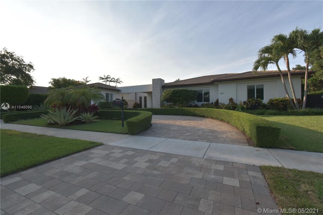 Recently Sold: $1,599,000 (4 beds, 3 baths, 3731 Square Feet)