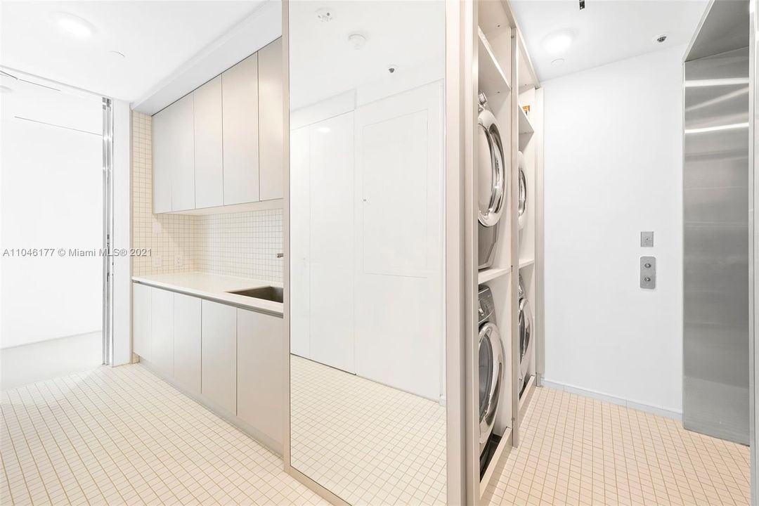 7153 Fisher Island Dr. Laundry room 1653