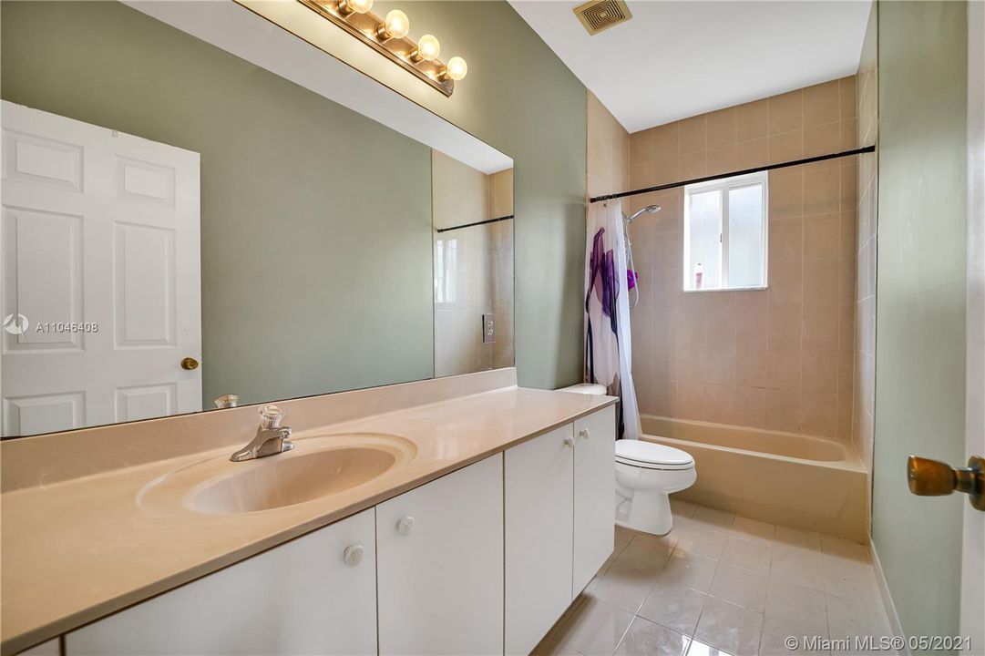 Недавно продано: $280,000 (3 спален, 2 ванн, 1507 Квадратных фут)