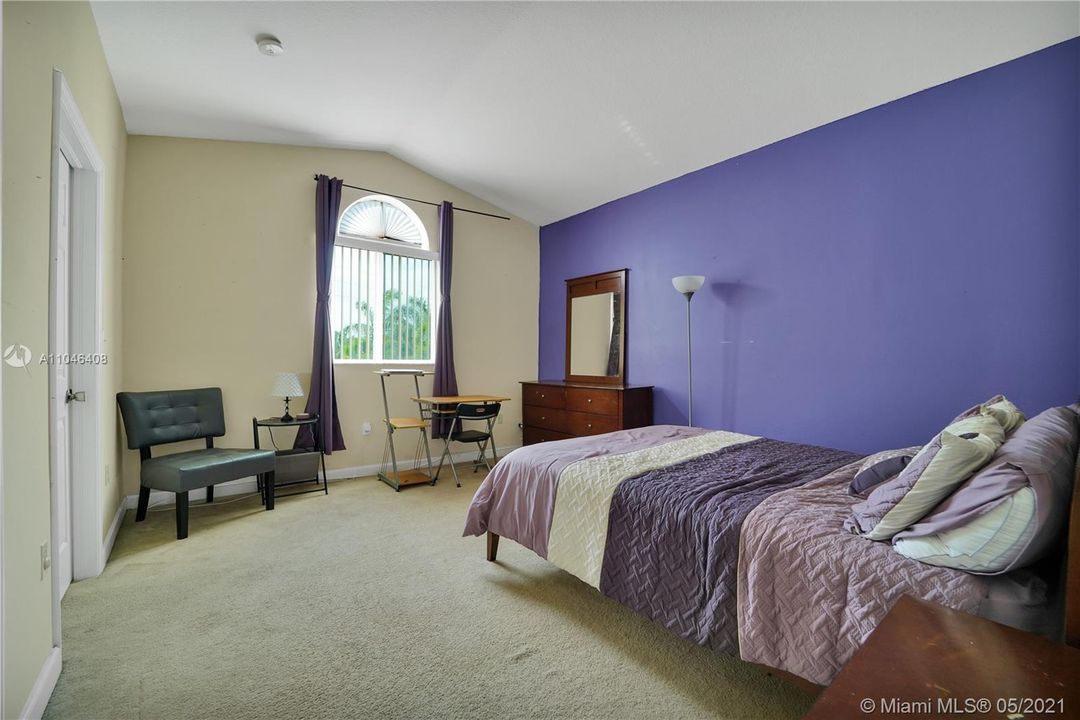 Недавно продано: $280,000 (3 спален, 2 ванн, 1507 Квадратных фут)