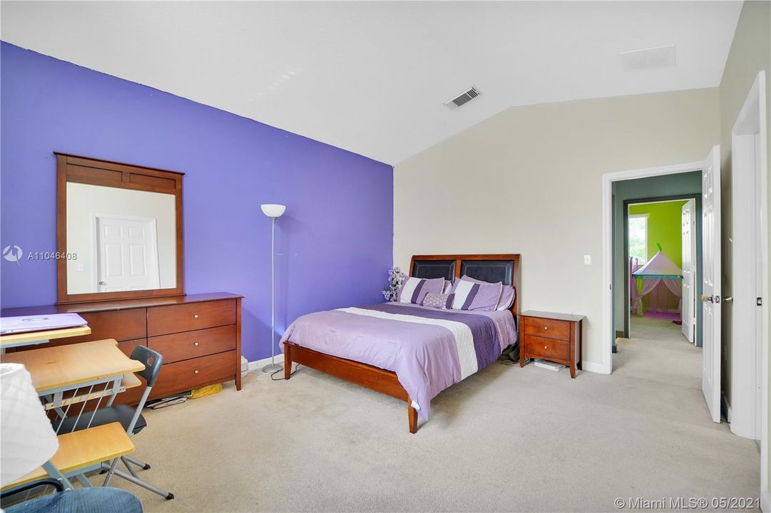 Недавно продано: $280,000 (3 спален, 2 ванн, 1507 Квадратных фут)