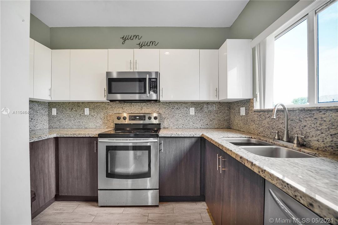 Недавно продано: $280,000 (3 спален, 2 ванн, 1507 Квадратных фут)