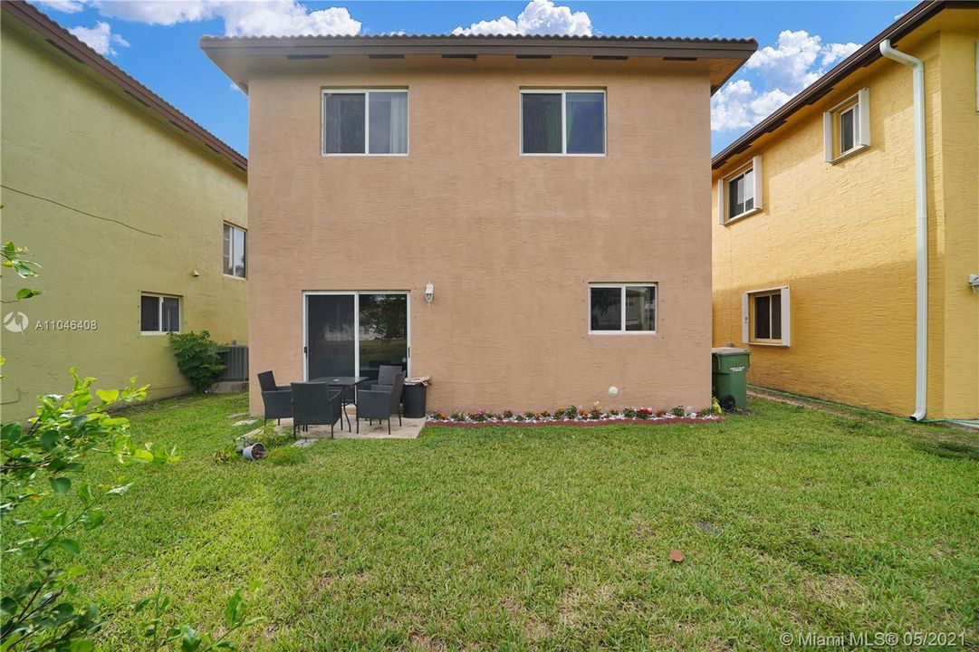 Недавно продано: $280,000 (3 спален, 2 ванн, 1507 Квадратных фут)