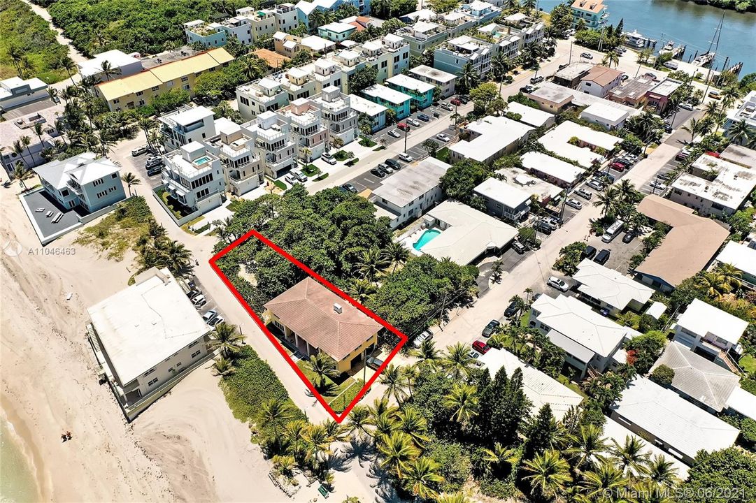 Recently Sold: $4,000,000 (3 beds, 3 baths, 3163 Square Feet)